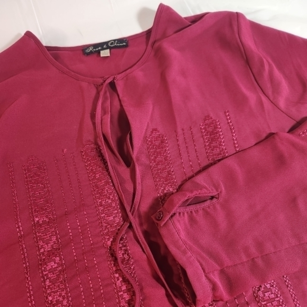 Rose‎ And Olive Womens Sheer Long Sleeve Embroidered Detail Maroon Large